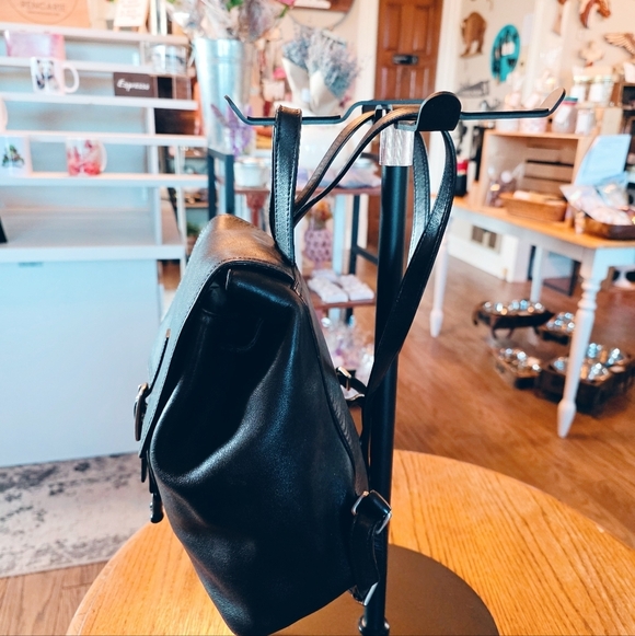 TCoach Vintage Y2K Legacy Smooth Black Leather Backpack Style 9858 main image 6